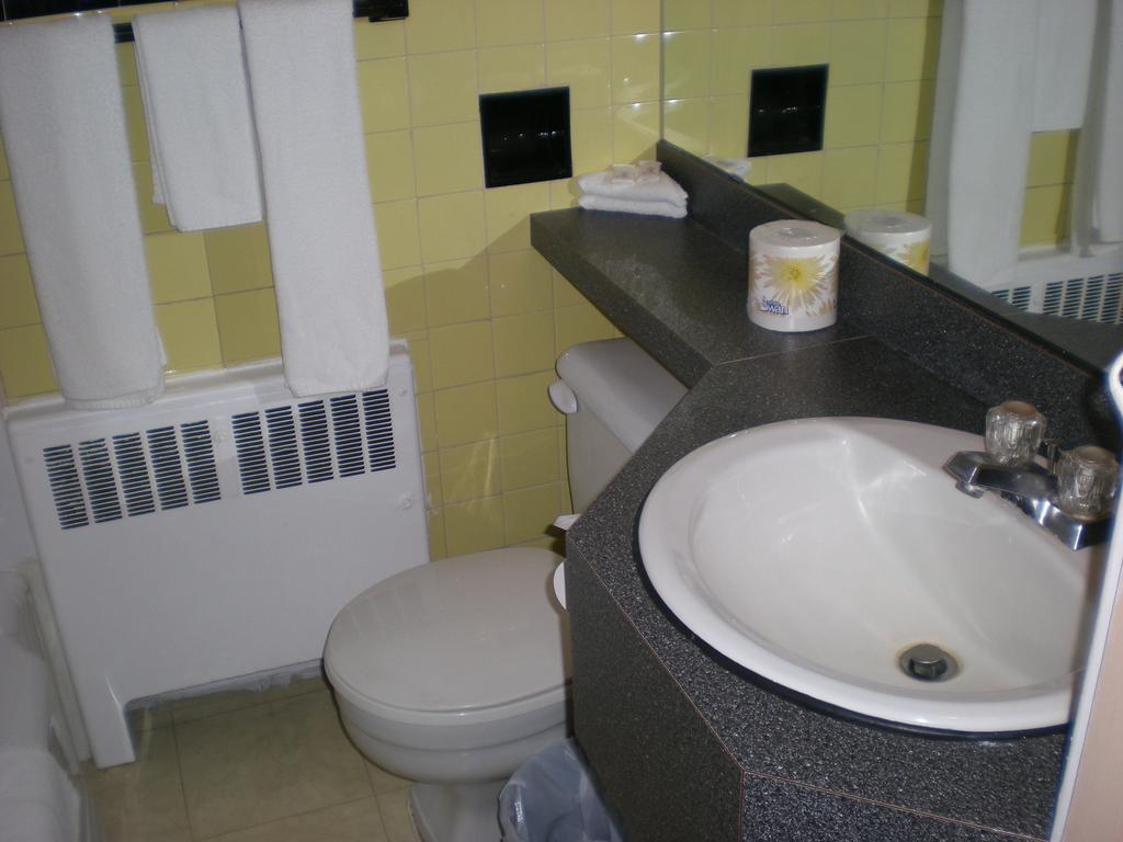 Motel Seigneurie De Vaudreuil Habitación foto